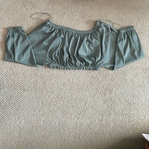 Long sleeve crop top